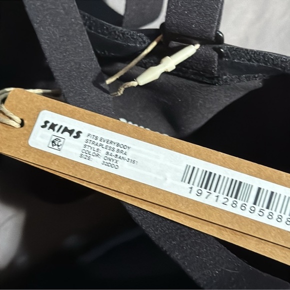 SKIMS FITS EVERYBODY STRAPLESS BRA 'ONYX' - Picture 2 of 9